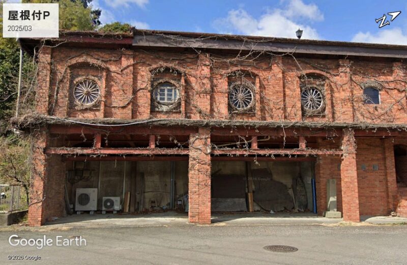 屋根付き駐車場？